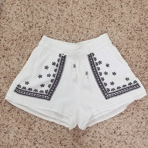 🍒NWT🍒 A&F SUMMER BOHO SHORTS XS - Picture 3 of 8